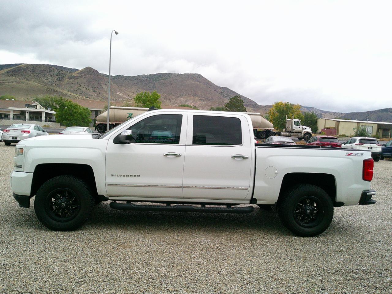 Chevrolet Silverado 1500 LTZ Z71 Crew Cab 4WD 2017