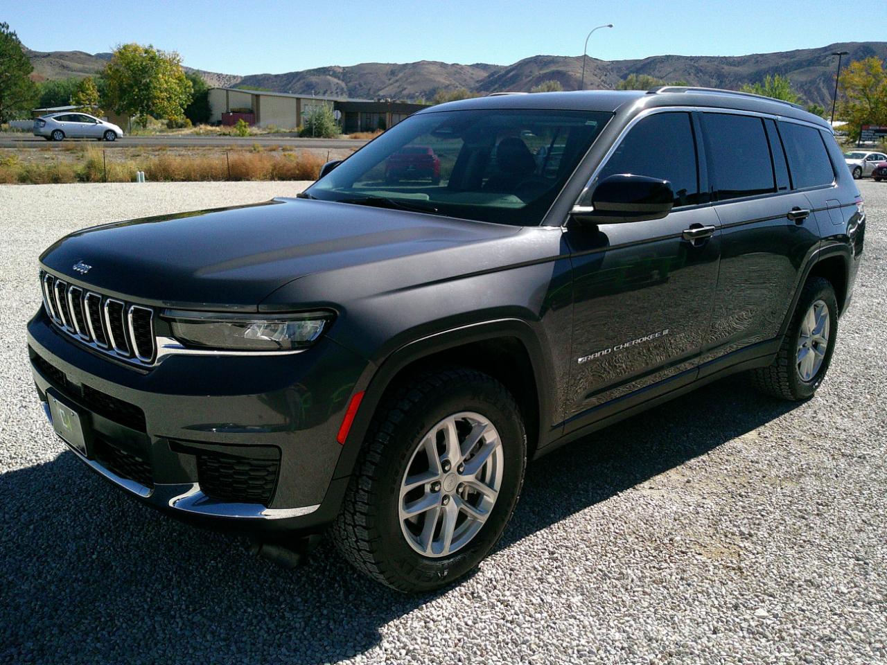 Jeep Grand Cherokee L Laredo 4WD 2023