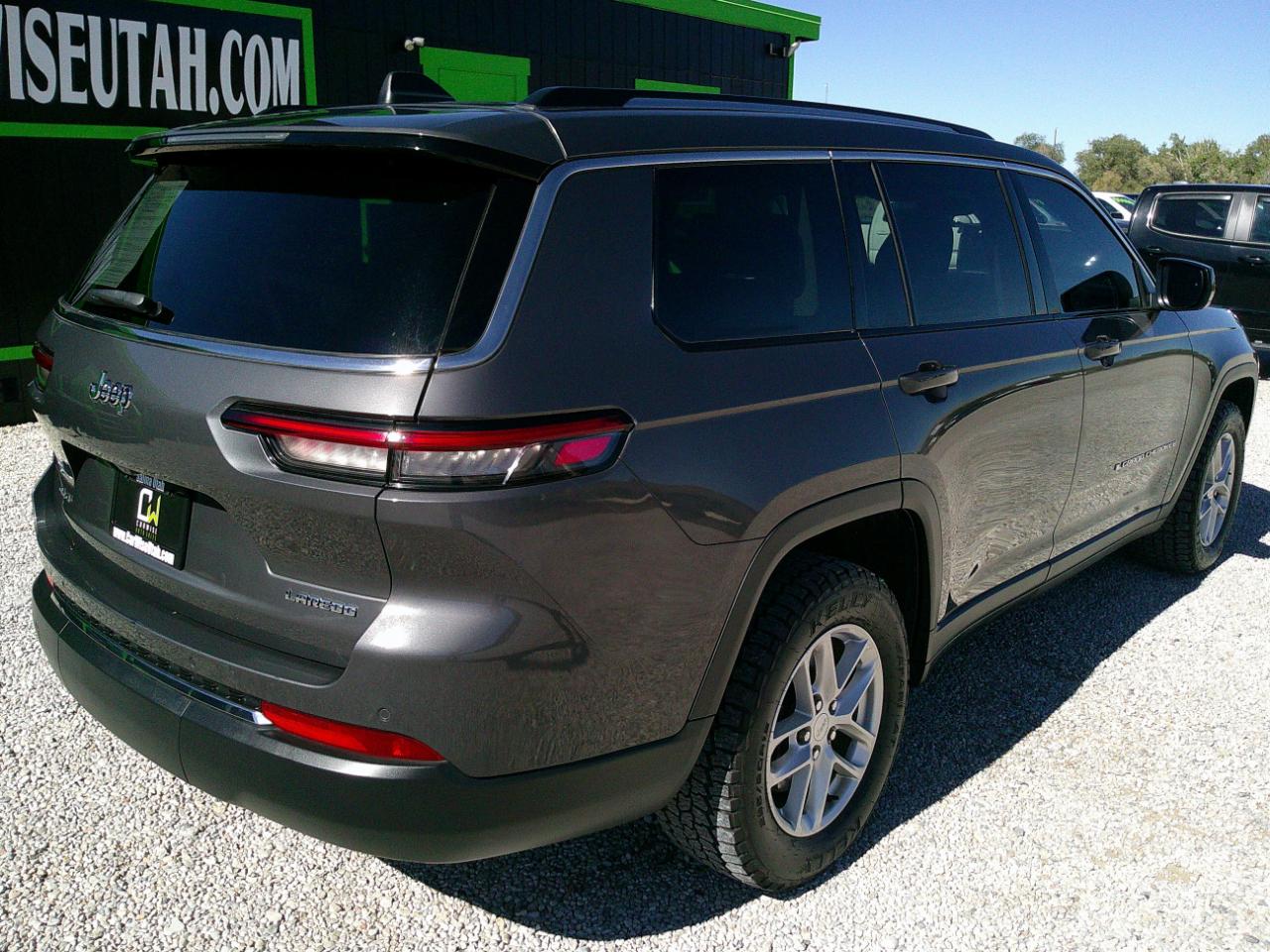 Jeep Grand Cherokee L Laredo 4WD 2023