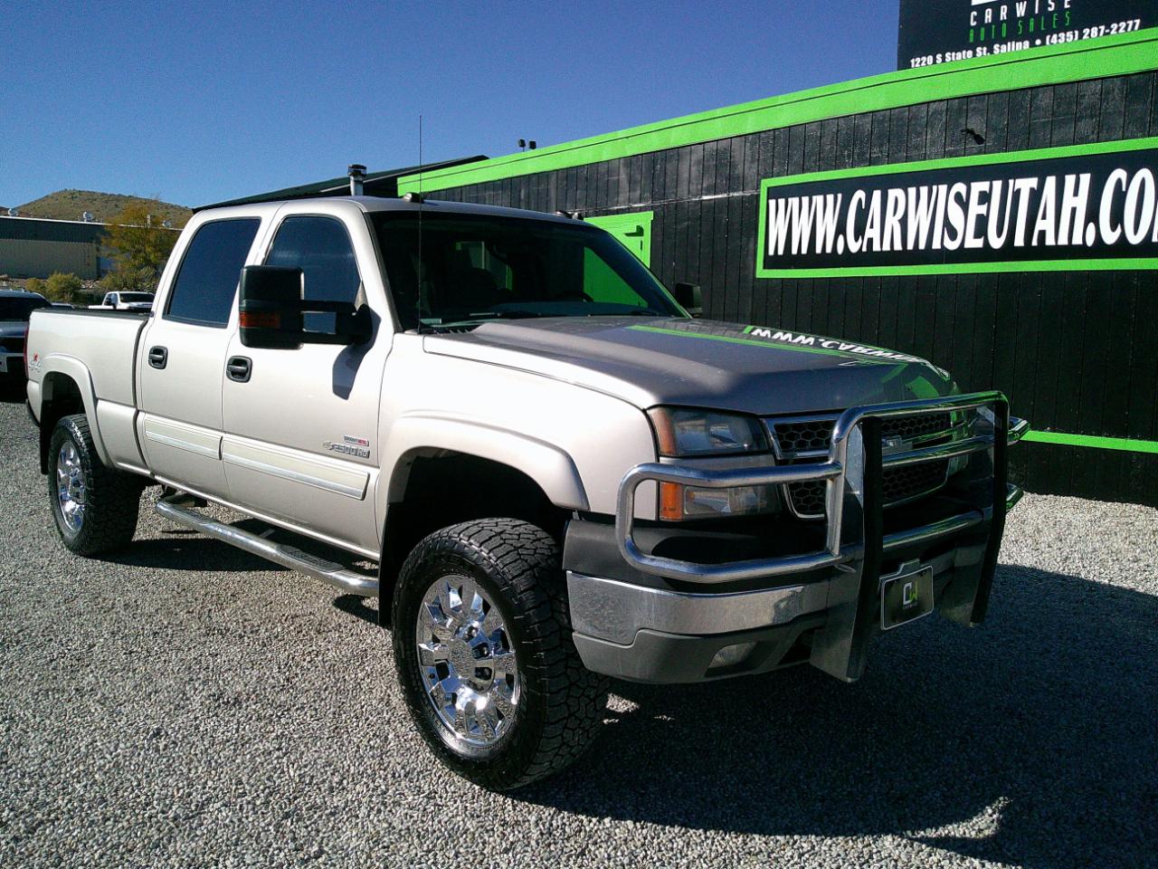 Chevrolet Silverado 2500HD LT Crew Cab 4WD 2005