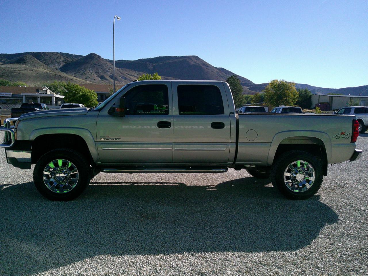 Chevrolet Silverado 2500HD LT Crew Cab 4WD 2005