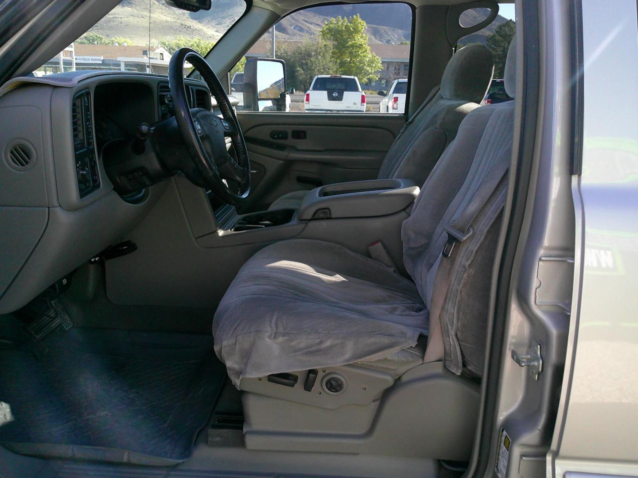 Chevrolet Silverado 2500HD LT Crew Cab 4WD 2005