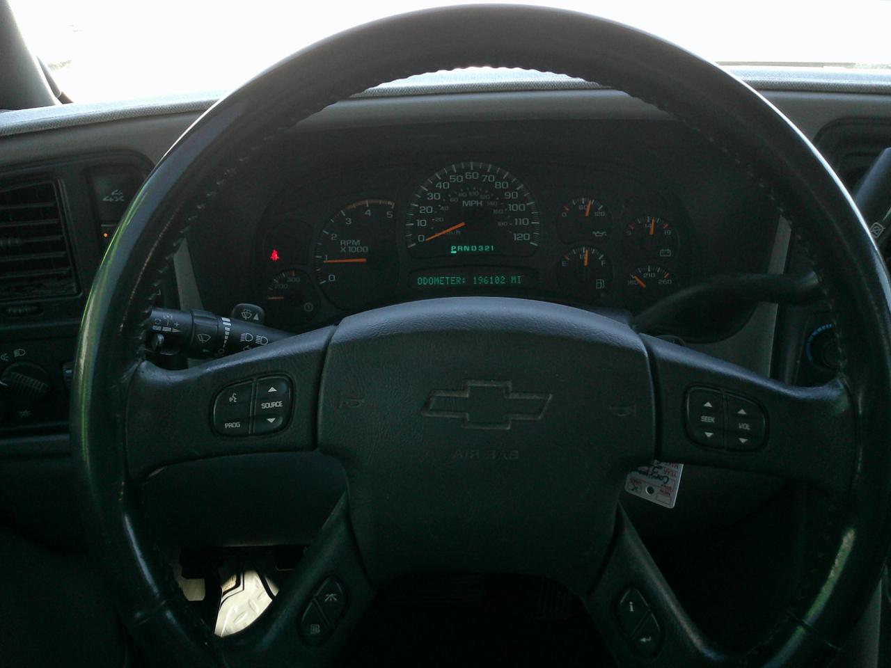 Chevrolet Silverado 2500HD LT Crew Cab 4WD 2005