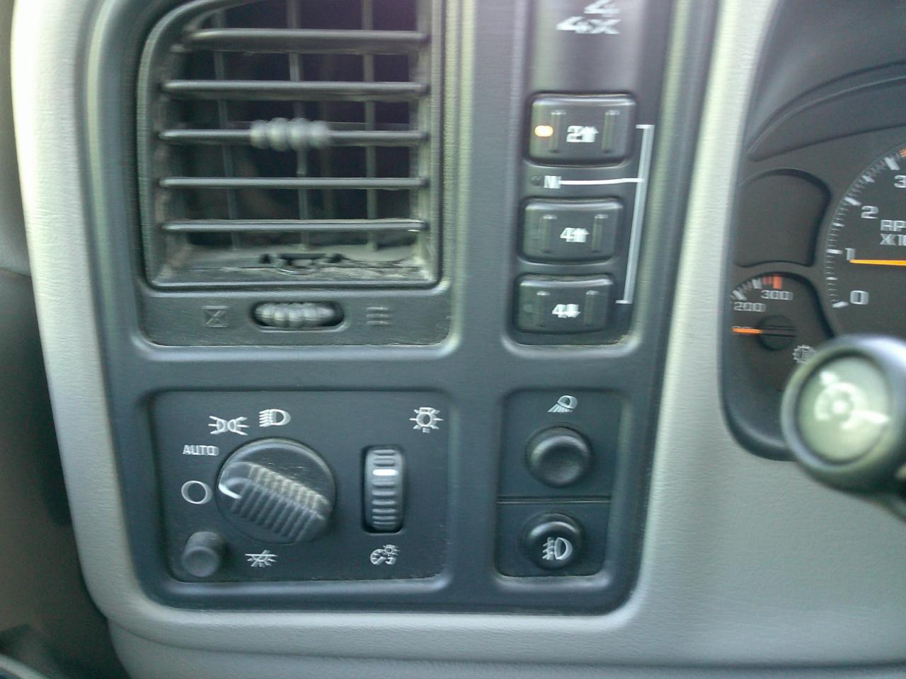 Chevrolet Silverado 2500HD LT Crew Cab 4WD 2005