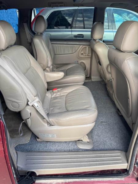Toyota Sienna XLE FWD 2007