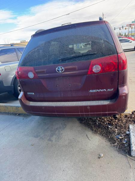 Toyota Sienna XLE FWD 2007