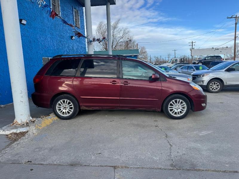 Toyota Sienna XLE FWD 2007