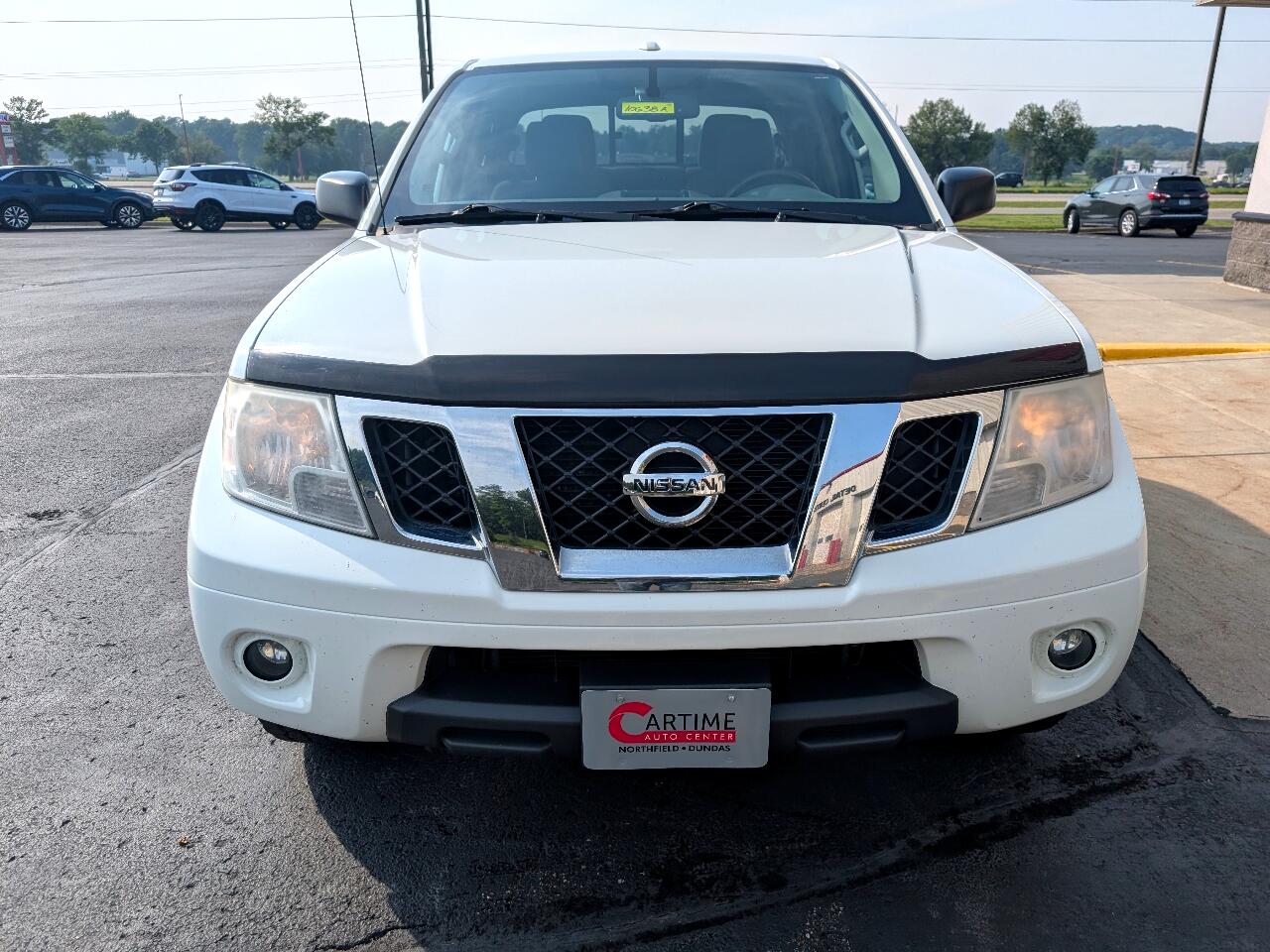 2016 Nissan Frontier SL Crew Cab photo 3
