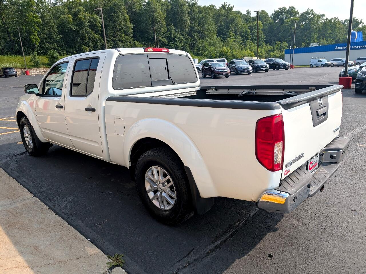 2016 Nissan Frontier SL Crew Cab photo 6