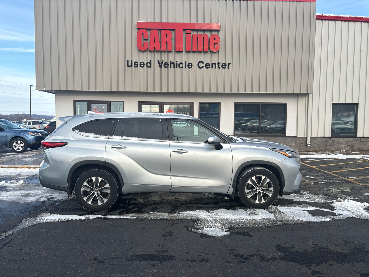 2020 Toyota Highlander XLE AWD V6