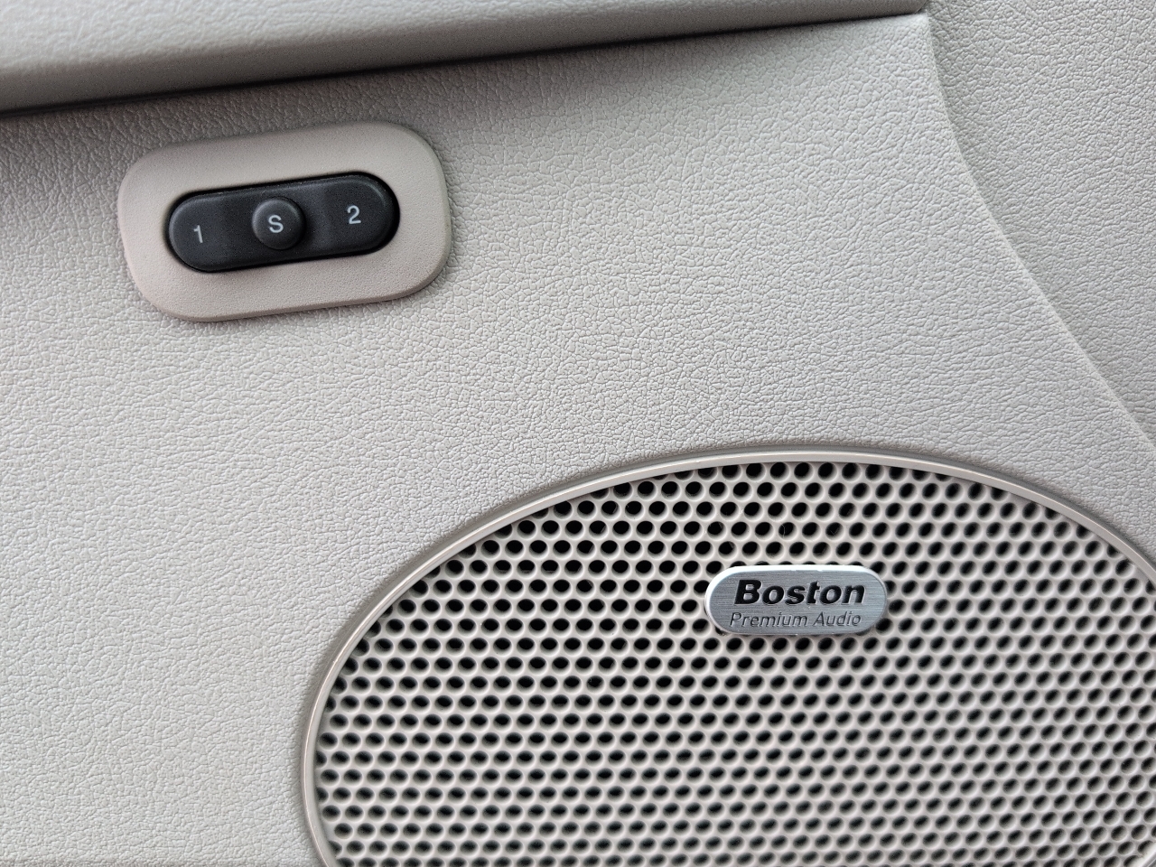 Jeep Grand Cherokee Overland 4WD 2008