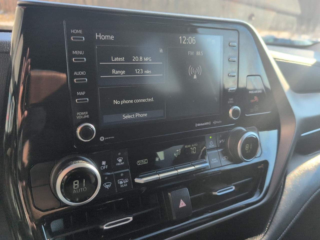 Toyota Highlander LE AWD V6 2020