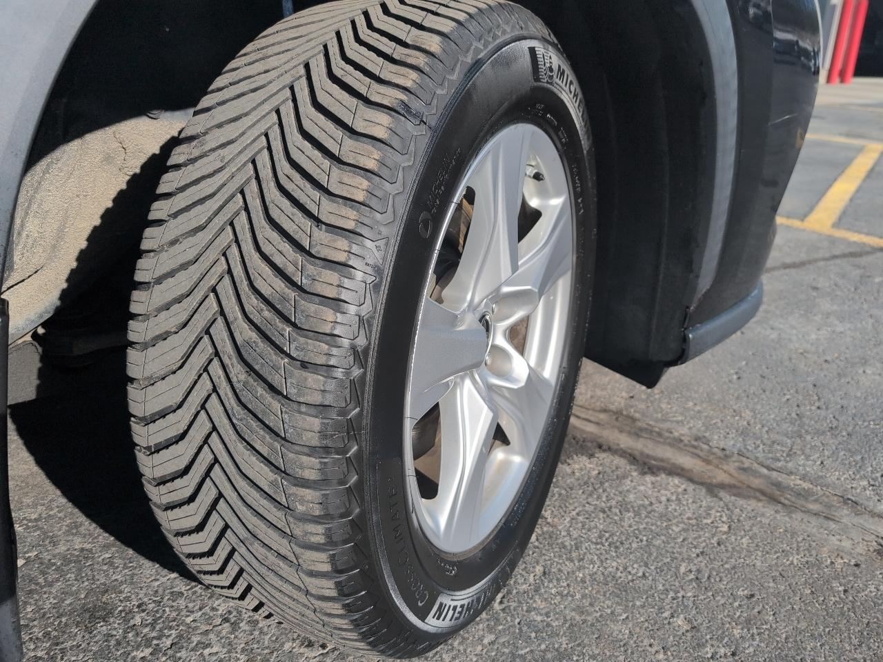 Toyota Highlander LE AWD V6 2020