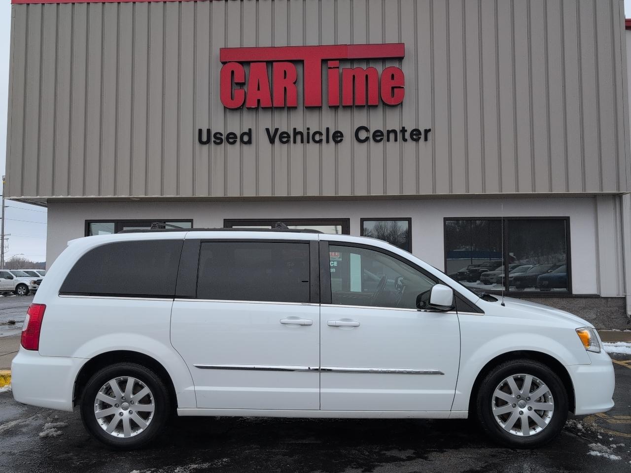 2016 Chrysler Town & Country Touring