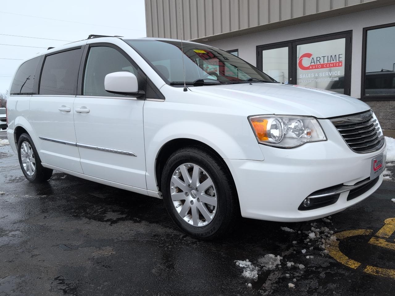 Chrysler Town & Country Touring 2016