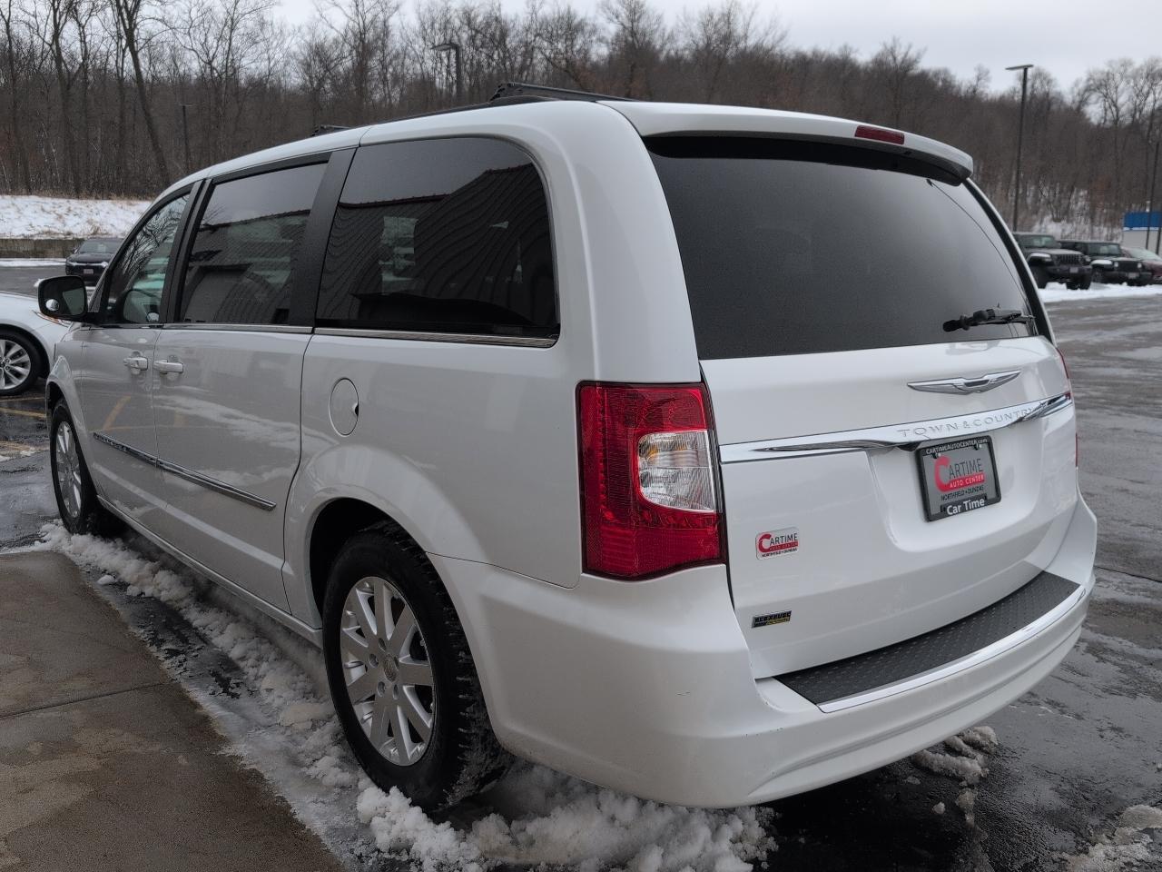 Chrysler Town & Country Touring 2016