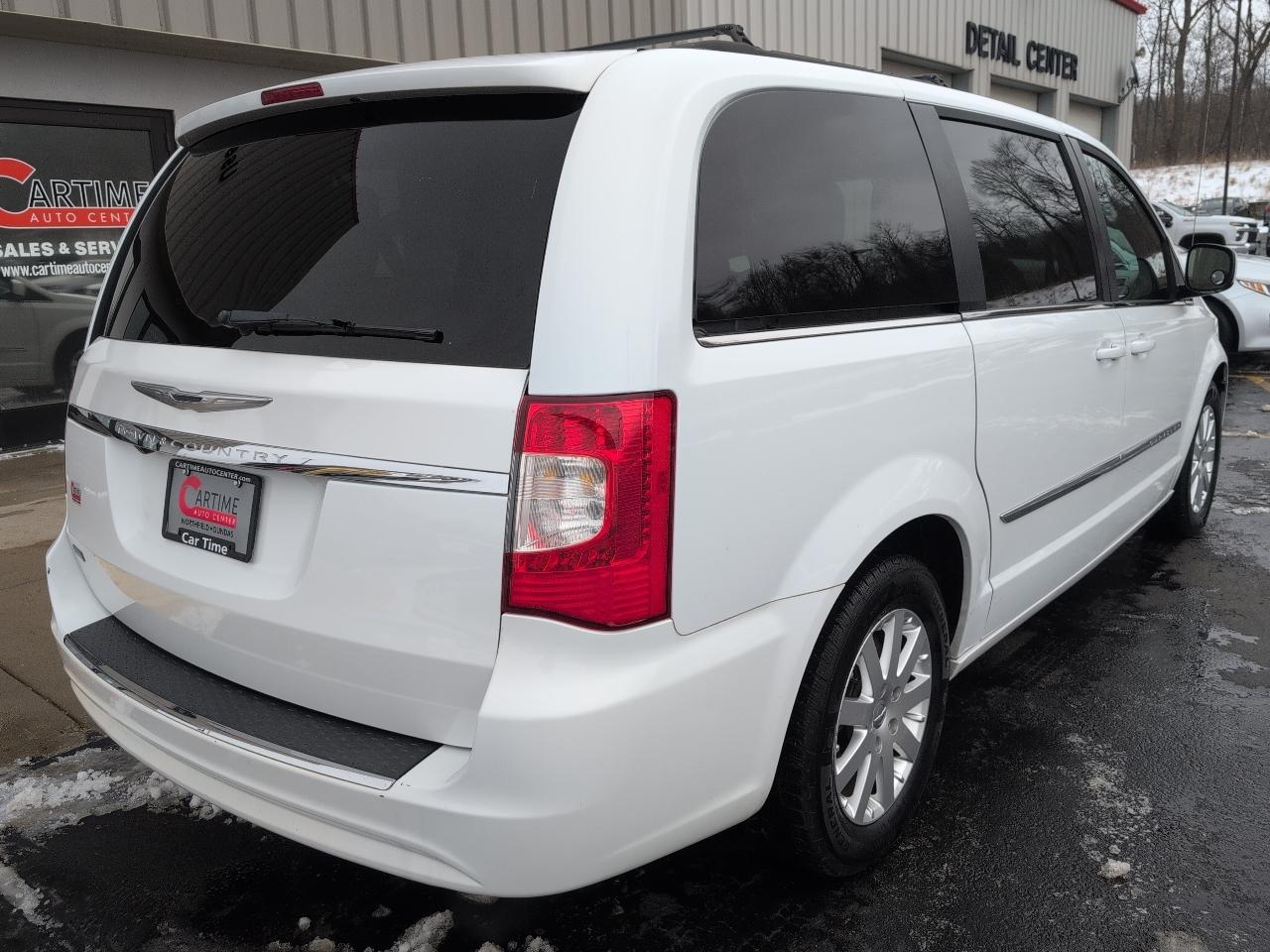 Chrysler Town & Country Touring 2016