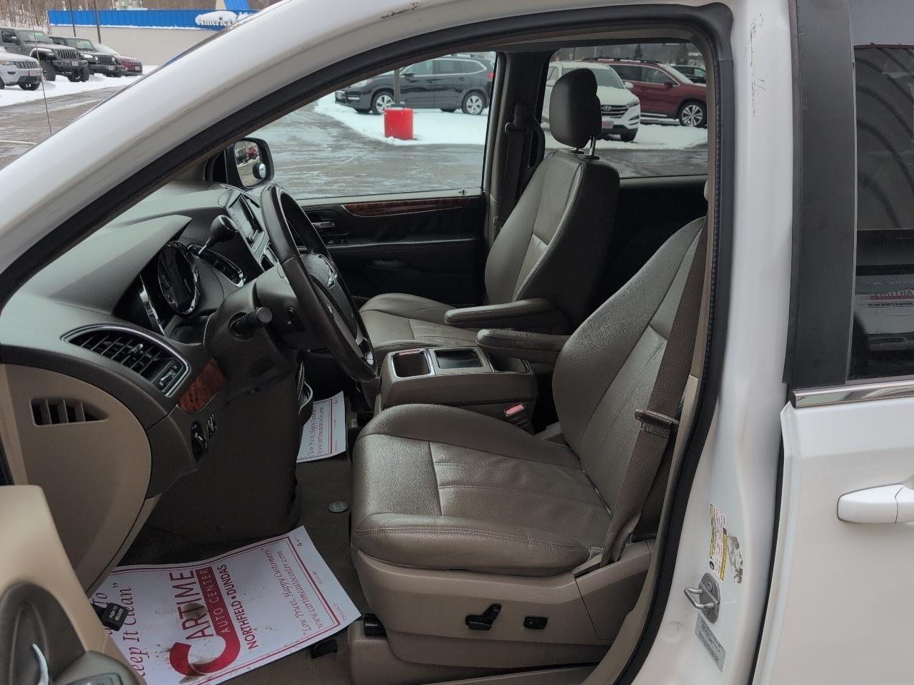 Chrysler Town & Country Touring 2016