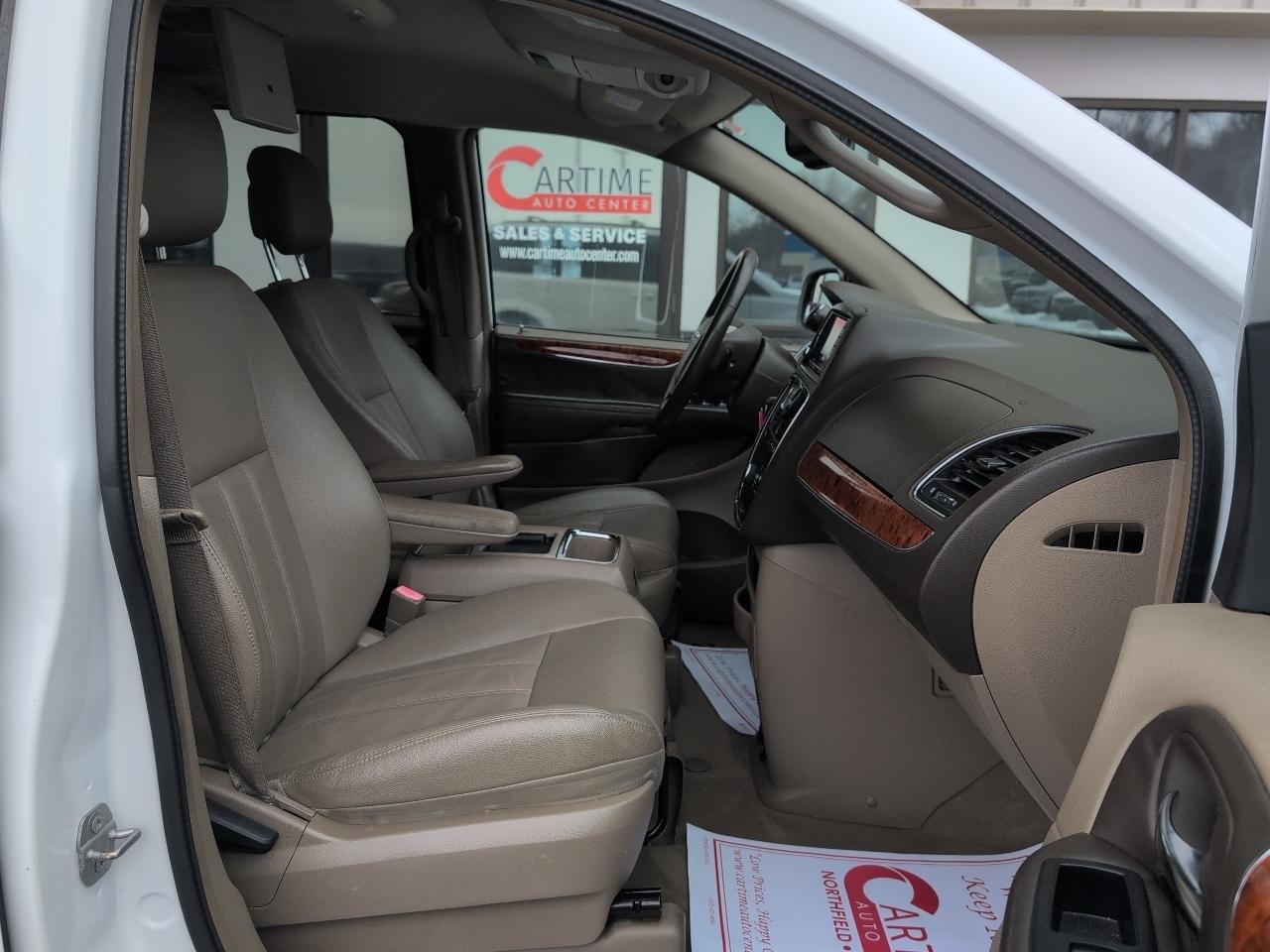 Chrysler Town & Country Touring 2016