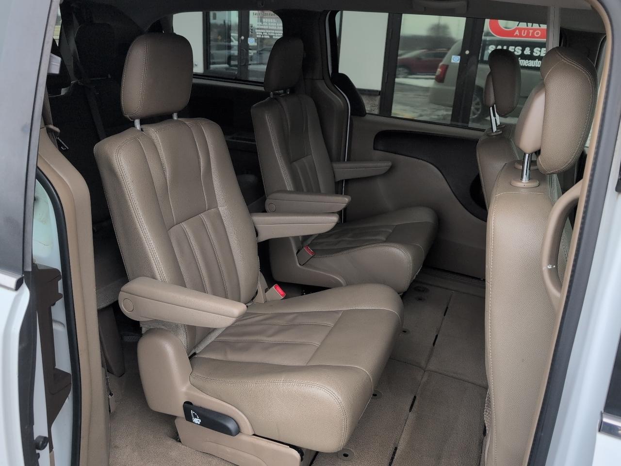 Chrysler Town & Country Touring 2016