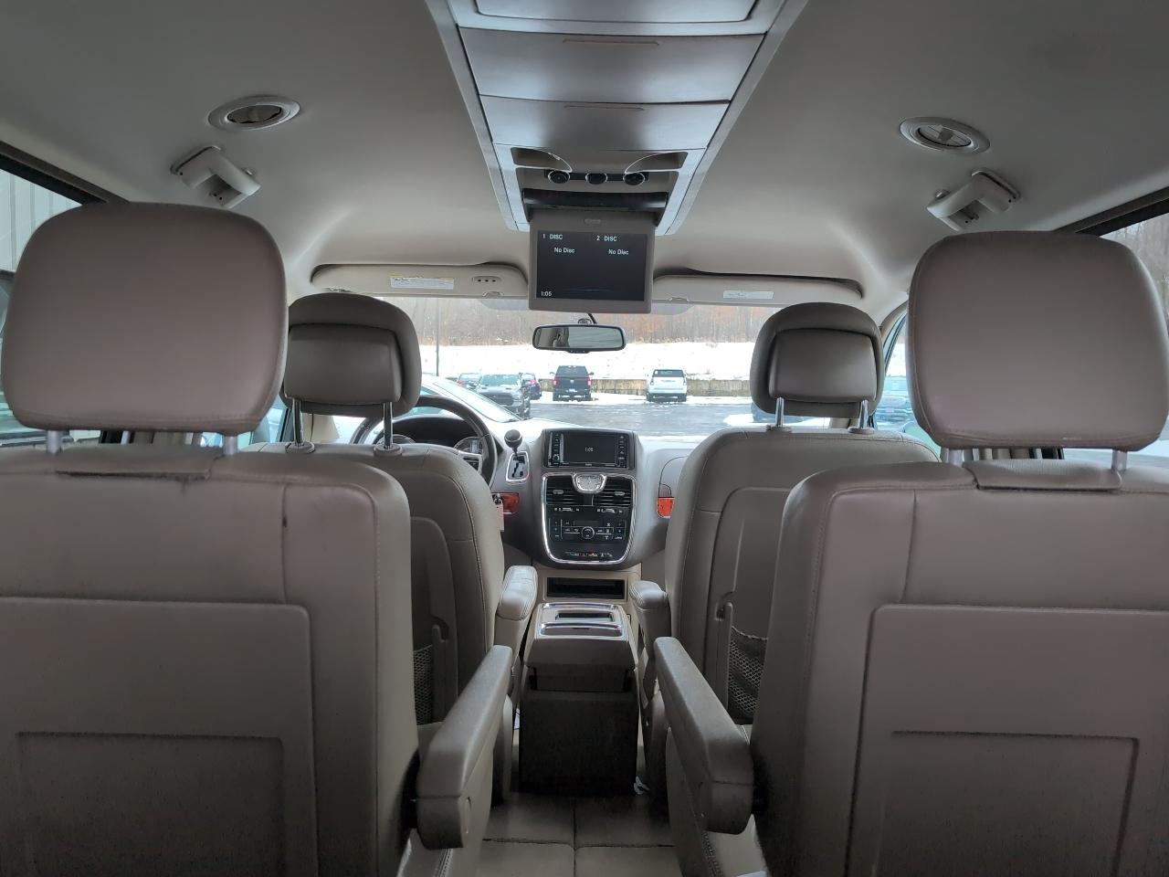Chrysler Town & Country Touring 2016