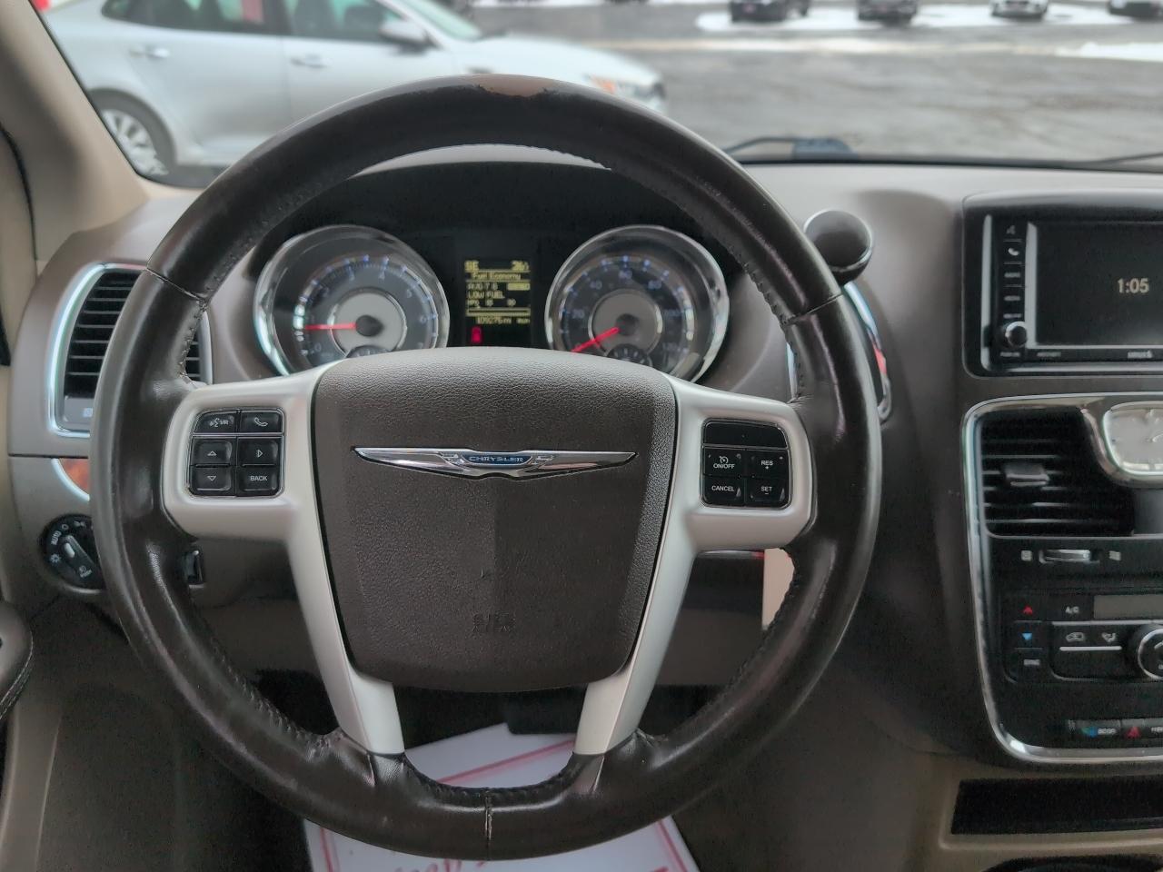 Chrysler Town & Country Touring 2016