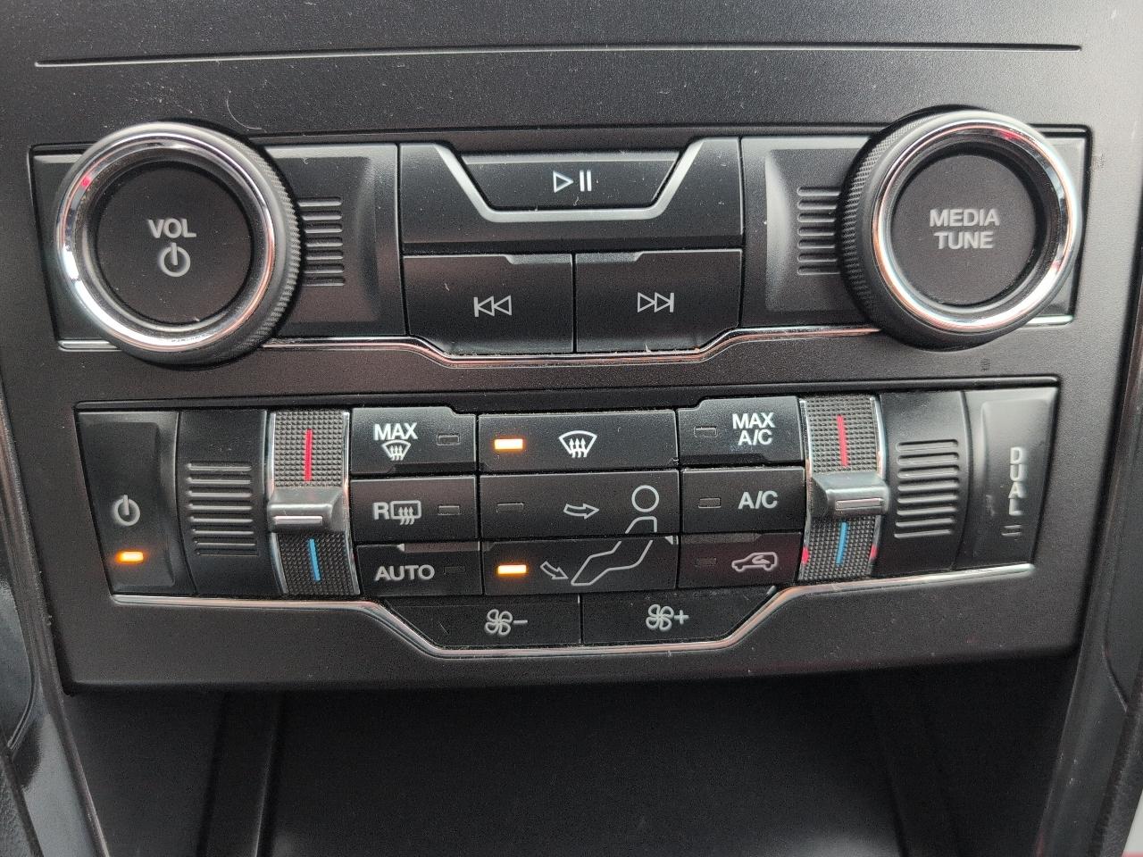 Ford Explorer XLT 4WD 2019