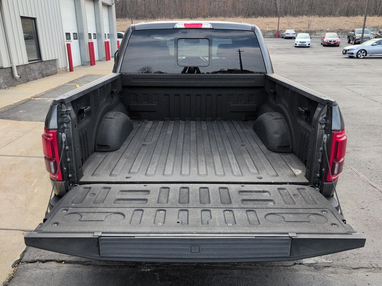Ford F-150 Lariat SuperCrew 5.5-ft. Bed 4WD 2016