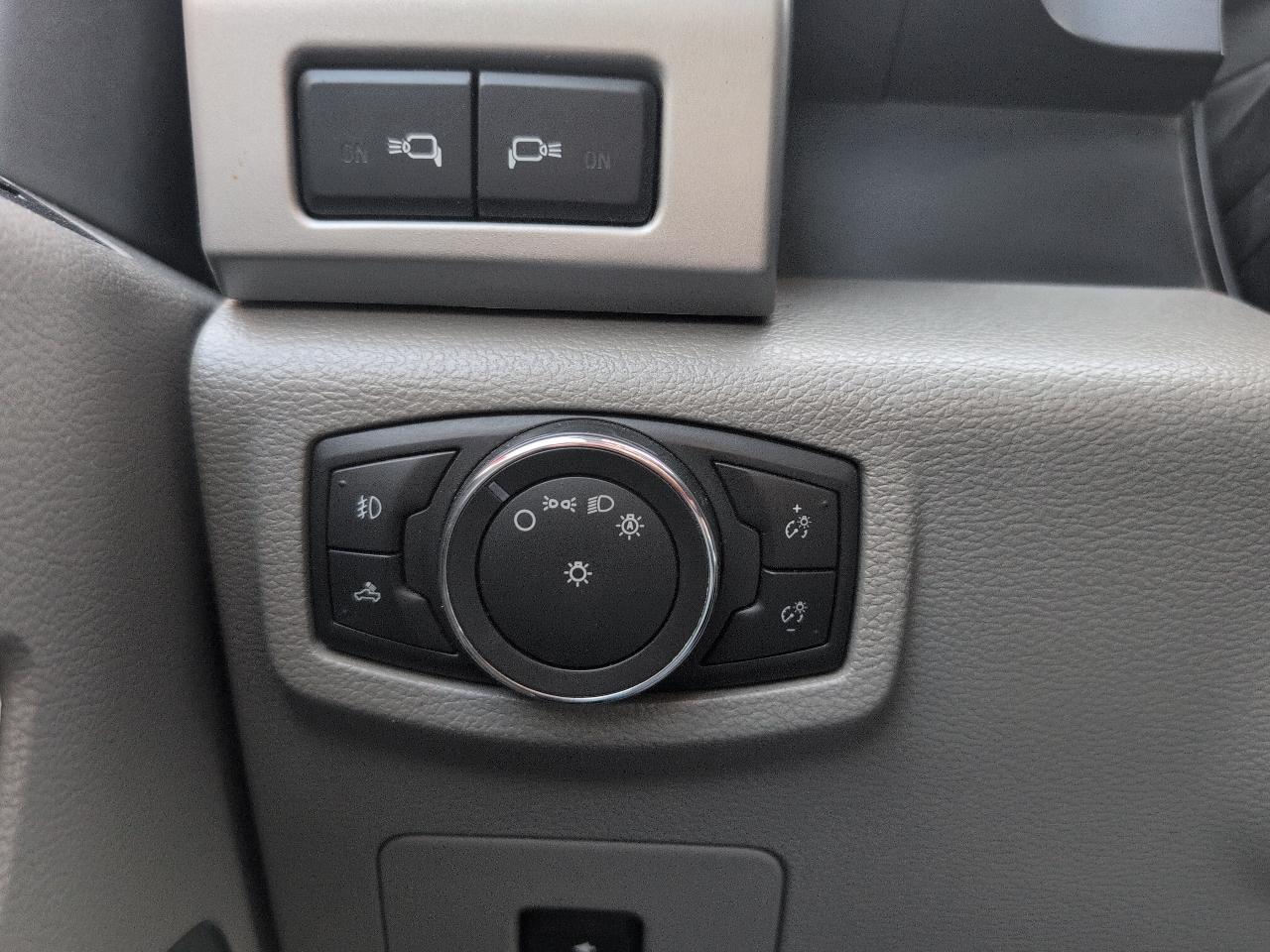 Ford F-150 Lariat SuperCrew 5.5-ft. Bed 4WD 2016