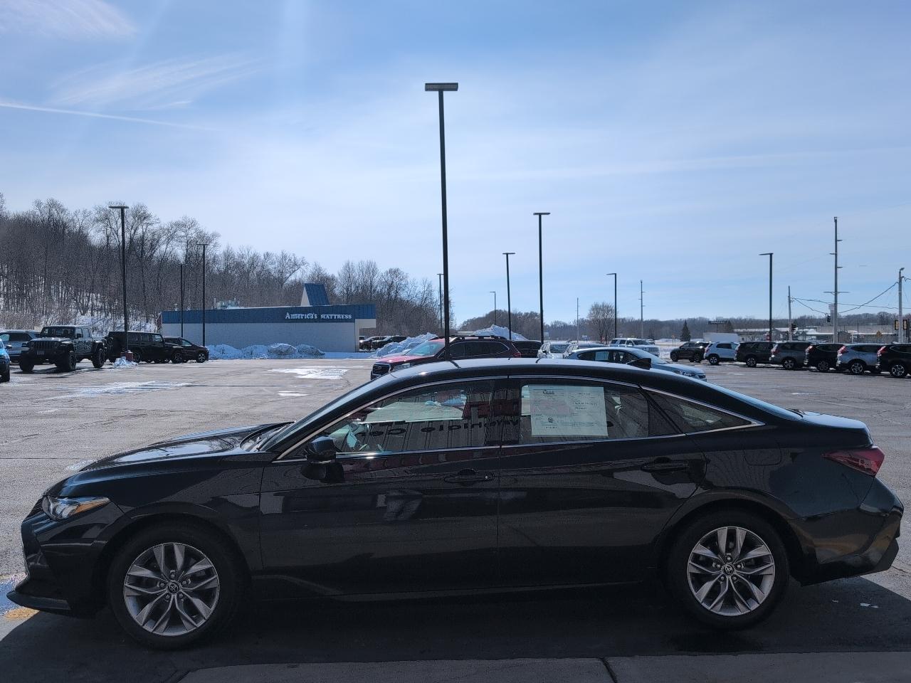 Toyota Avalon XLE 2021