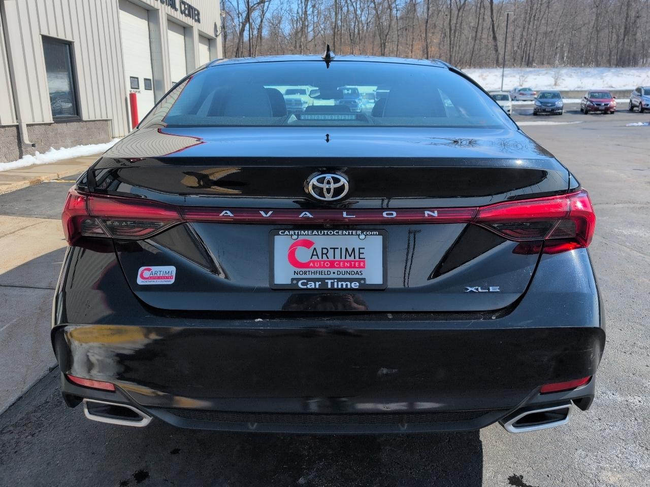Toyota Avalon XLE 2021
