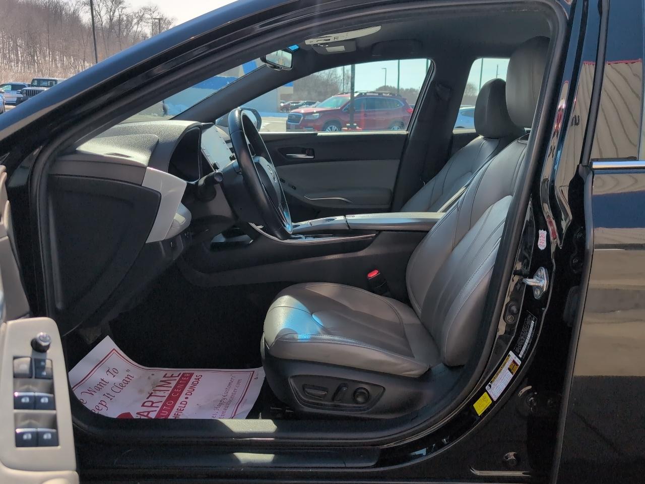 Toyota Avalon XLE 2021