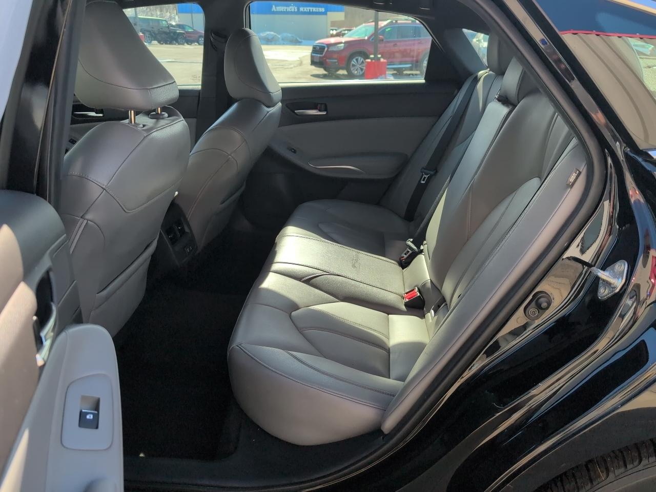 Toyota Avalon XLE 2021