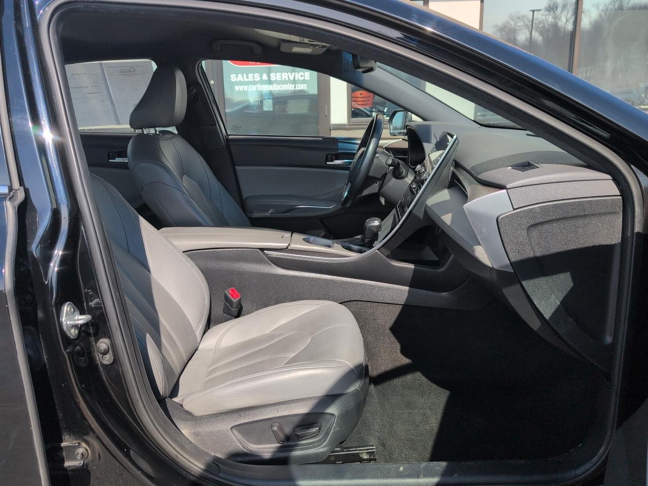 Toyota Avalon XLE 2021