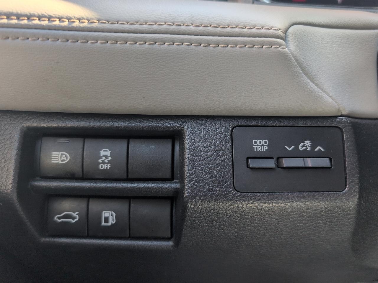 Toyota Avalon XLE 2021