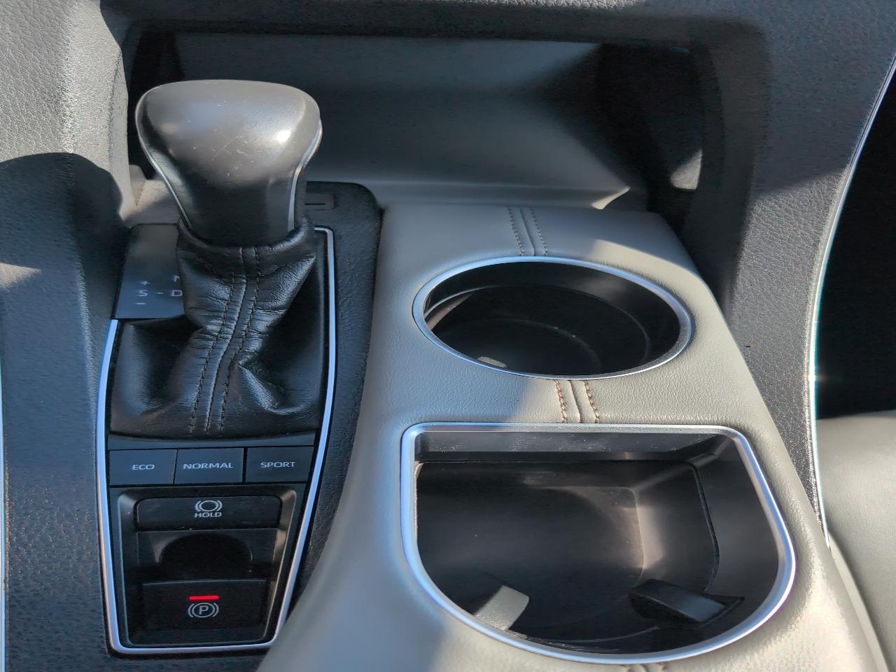 Toyota Avalon XLE 2021