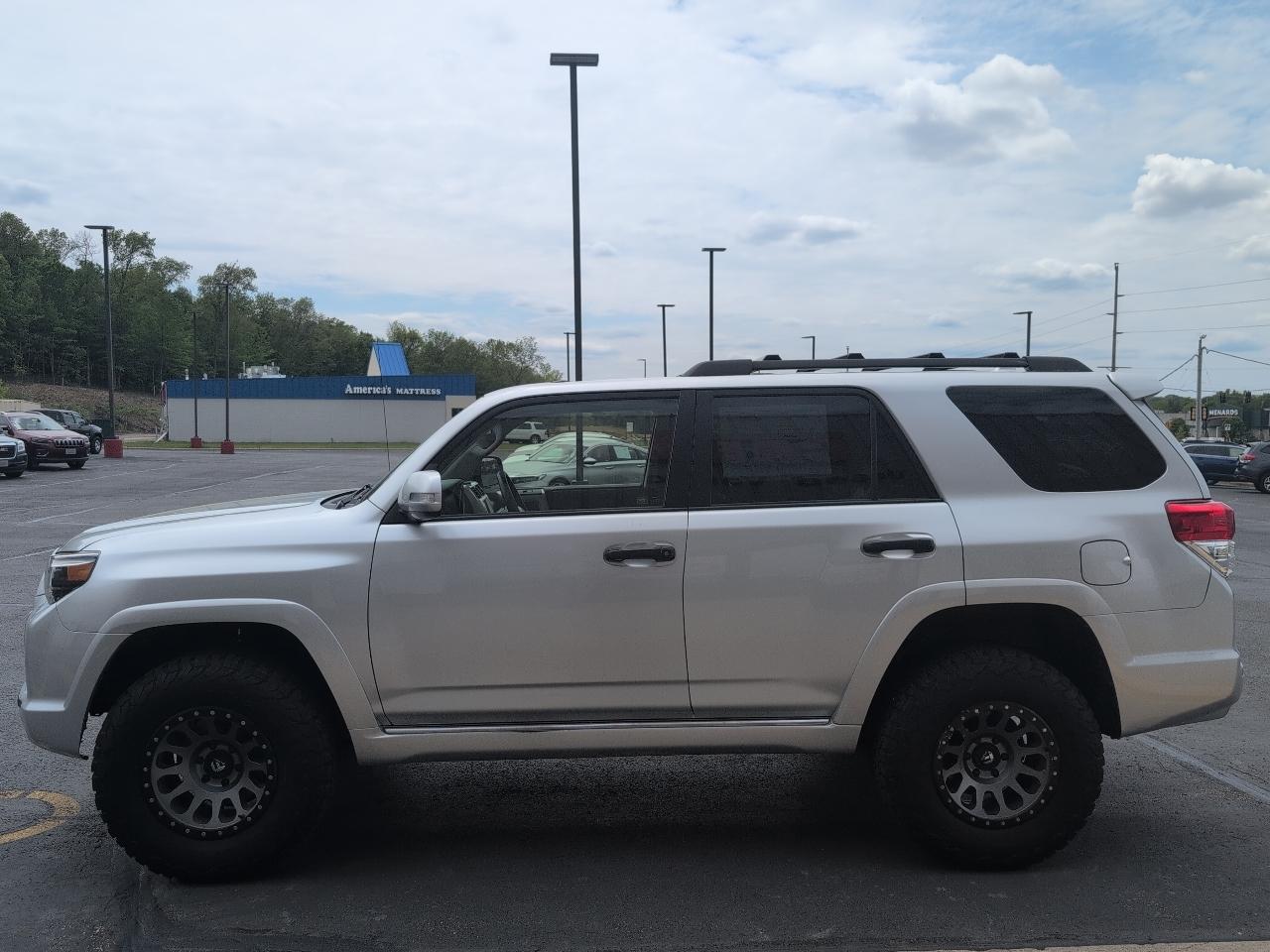 Toyota 4Runner Limited V6 4WD 2013