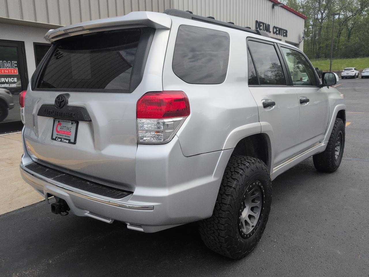 Toyota 4Runner Limited V6 4WD 2013