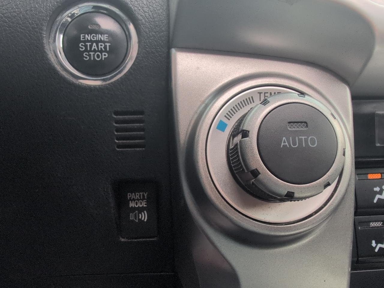 Toyota 4Runner Limited V6 4WD 2013