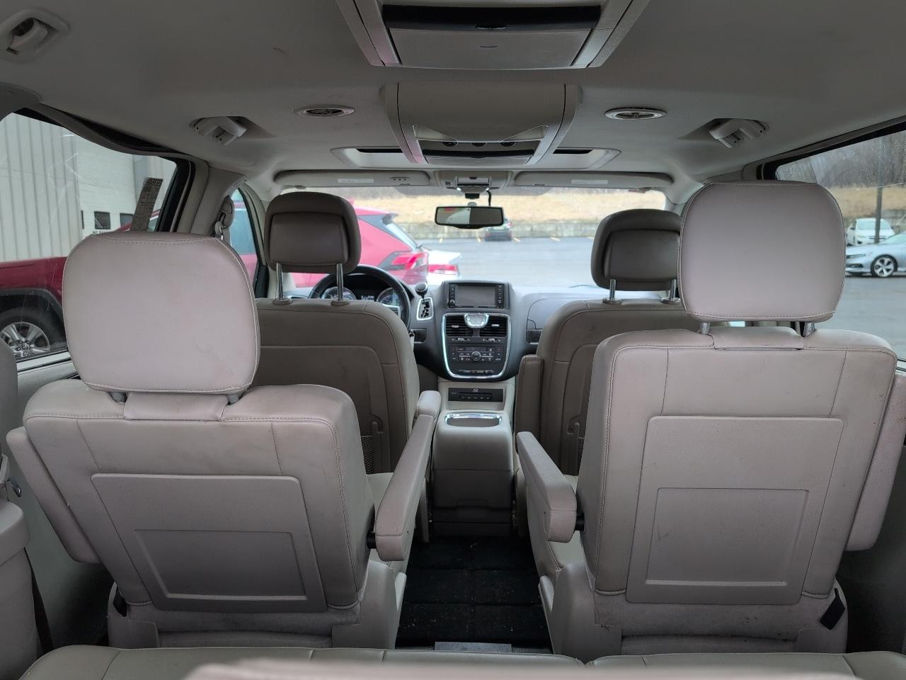 Chrysler Town & Country Limited Platinum 2015