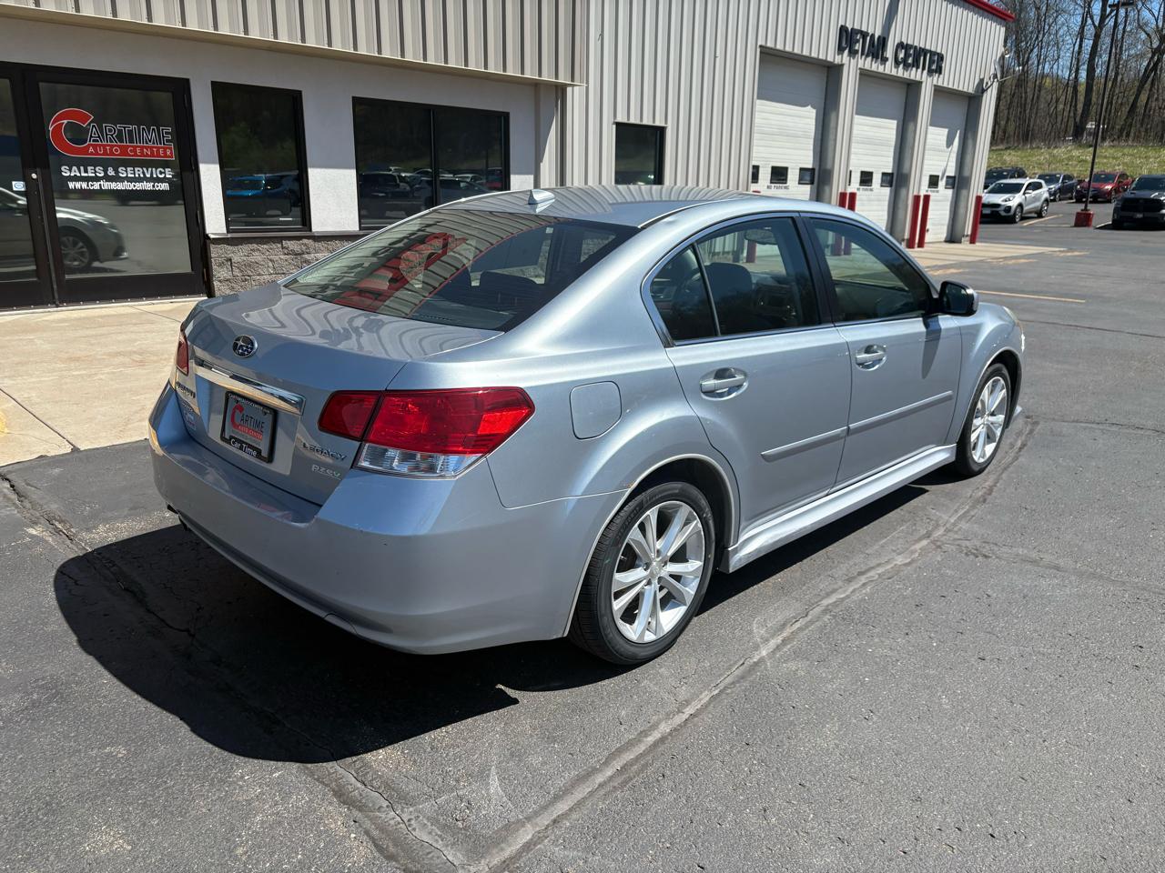 Subaru Legacy 2.5i Limited 2013