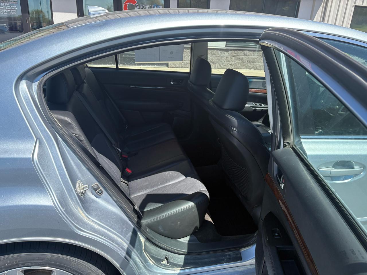 Subaru Legacy 2.5i Limited 2013
