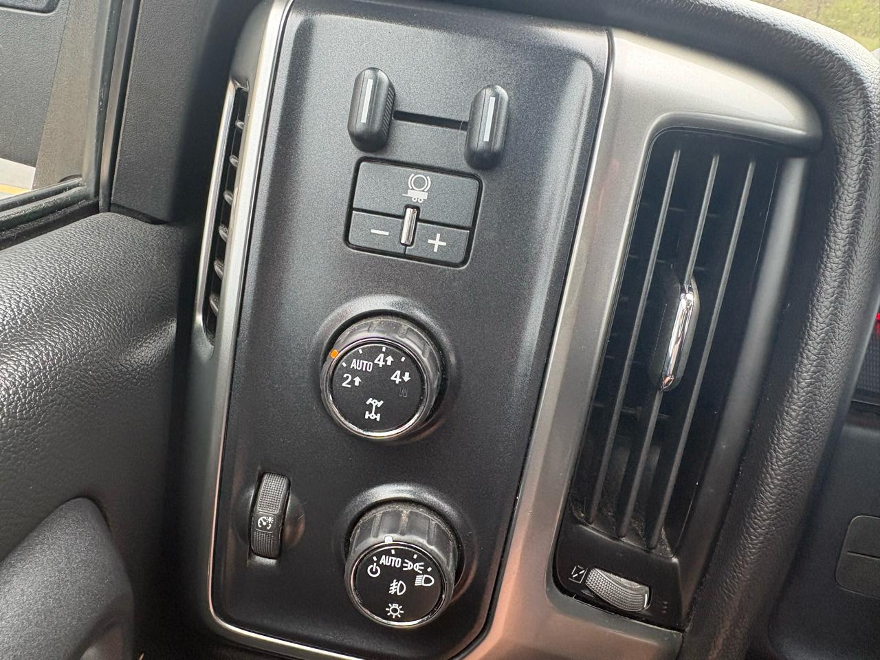 Chevrolet Silverado 1500 LT Crew Cab Long Box 4WD 2015