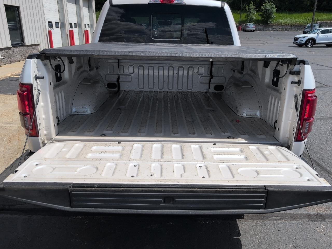 Ford F-150 Lariat SuperCrew 5.5-ft. Bed 4WD 2016