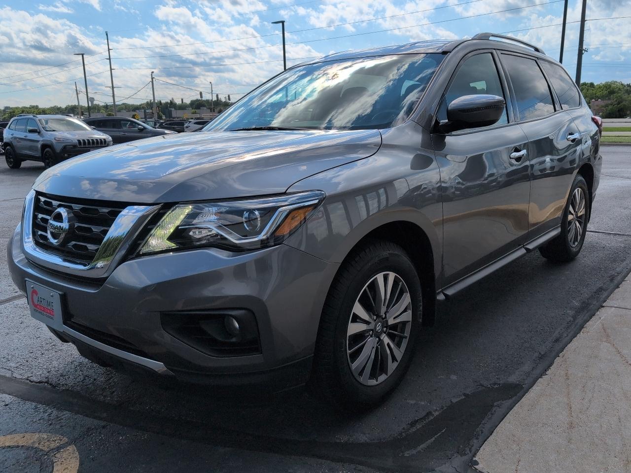 Nissan Pathfinder SV 4D SUV 4WD 2017