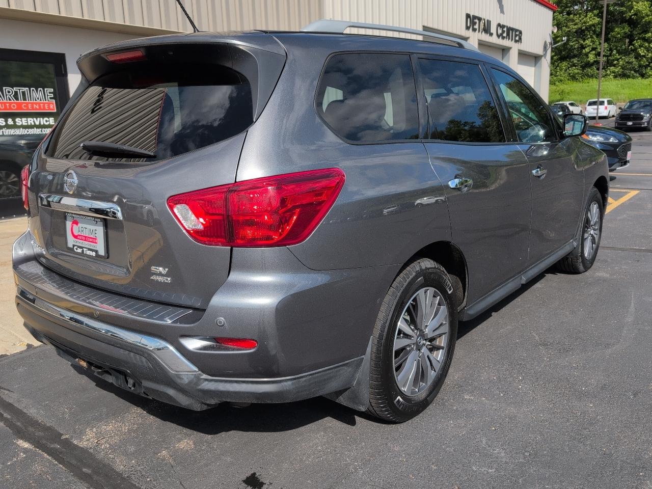 Nissan Pathfinder SV 4D SUV 4WD 2017