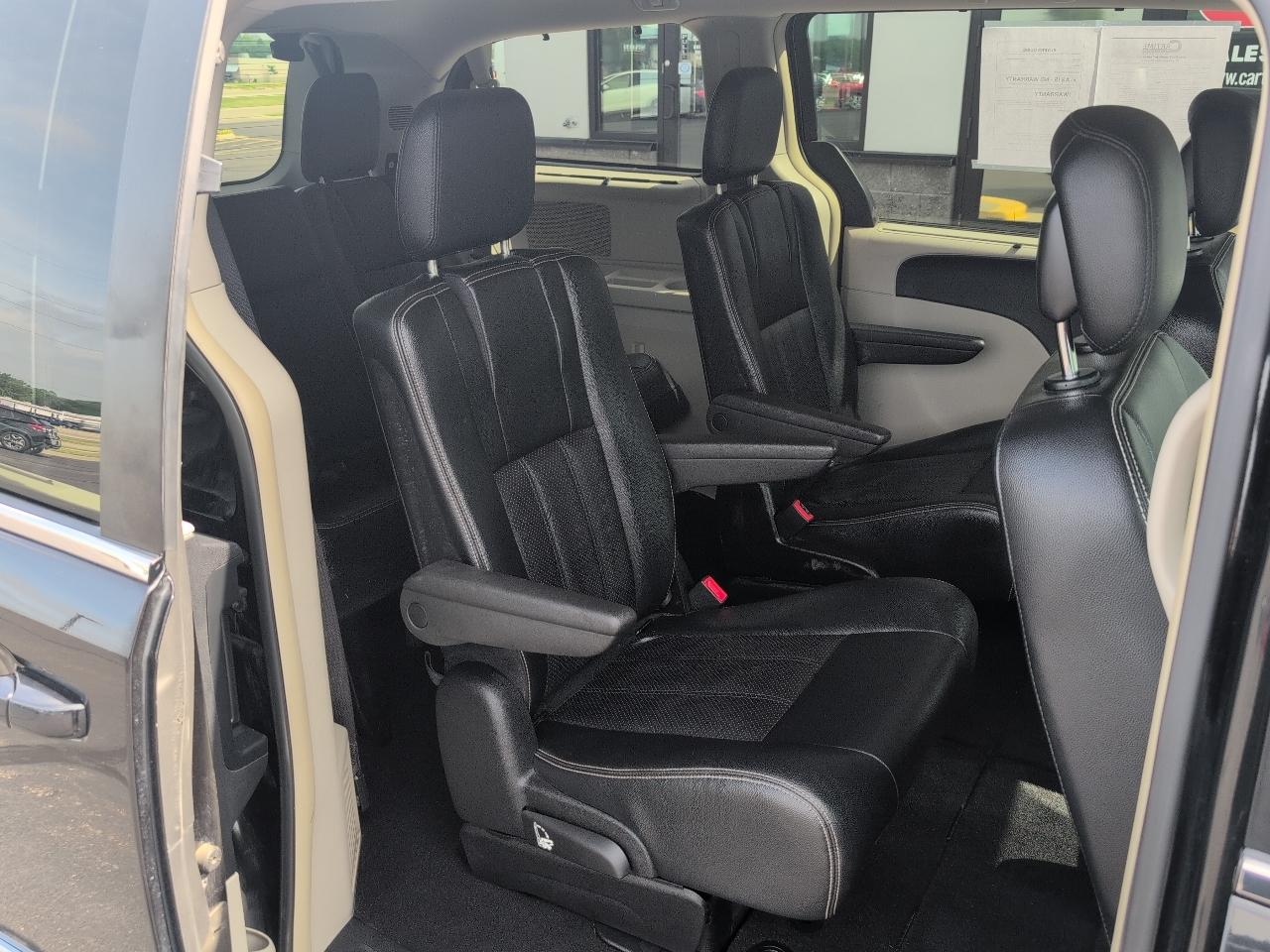 Chrysler Town & Country  2016
