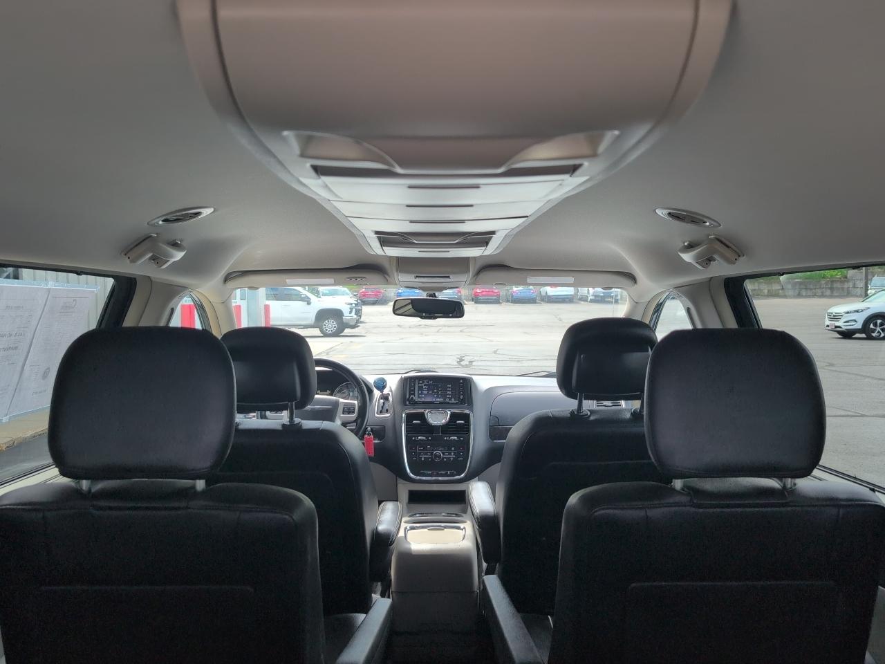 Chrysler Town & Country  2016