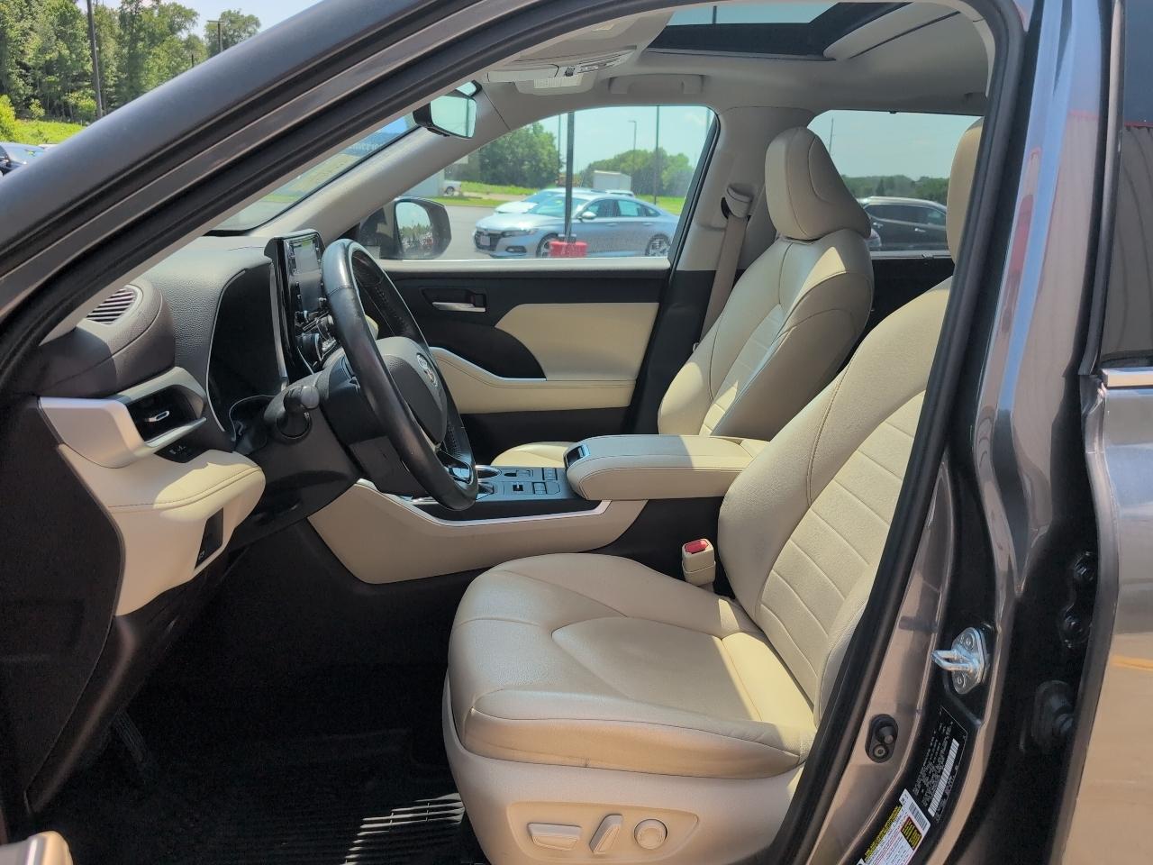Toyota Highlander XLE AWD V6 2021