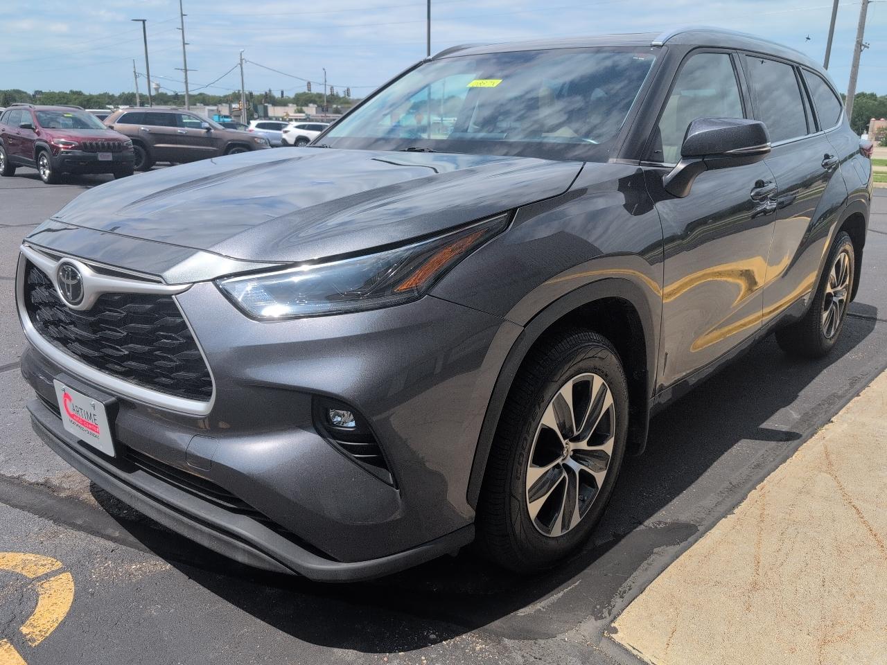 Toyota Highlander XLE AWD V6 2021